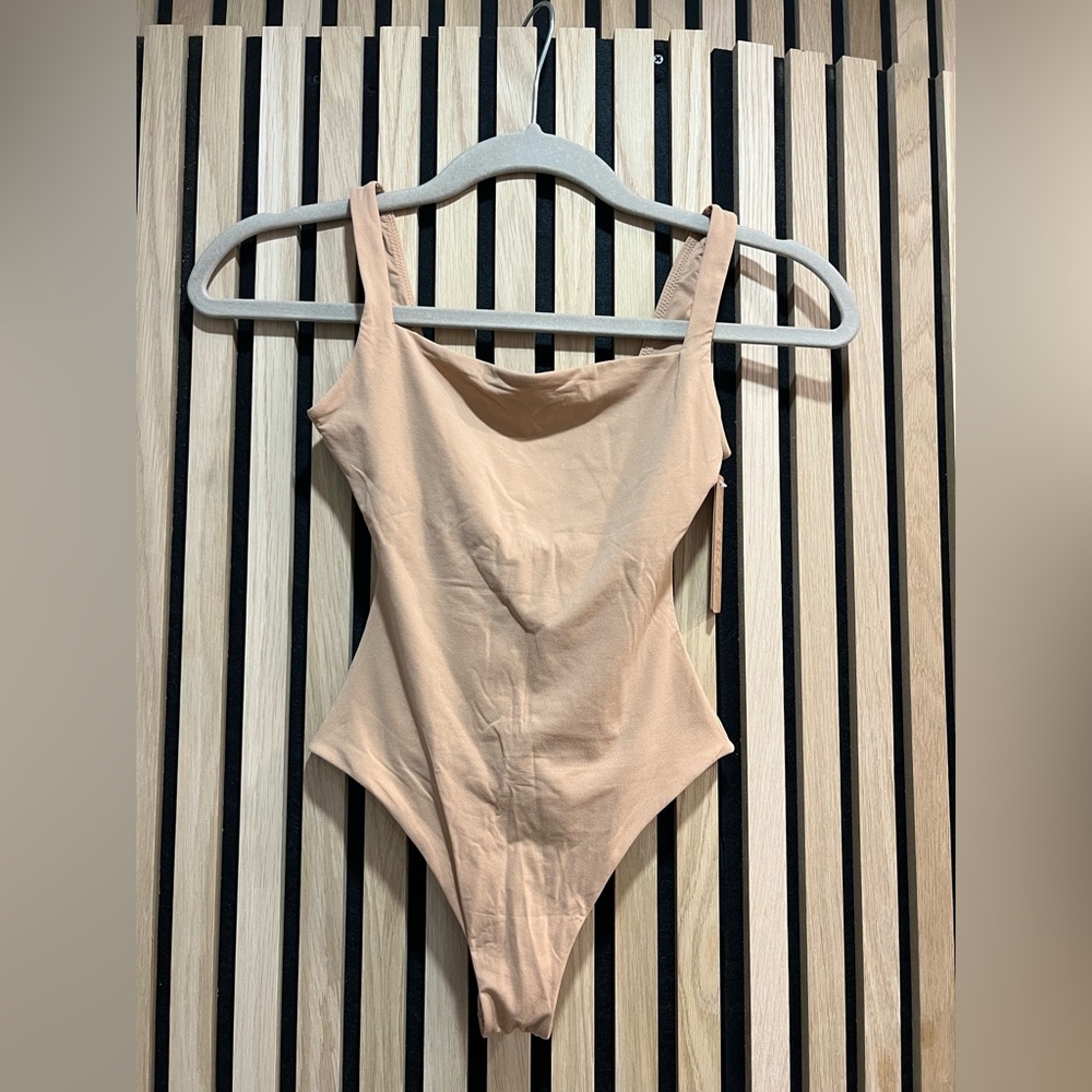 Skims FITS EVERYBODY SQUARE NECK BODYSUIT